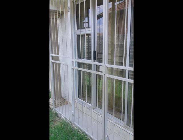 4 BEDROOM HOUSE FOR SALE IN THE ORCHARDS